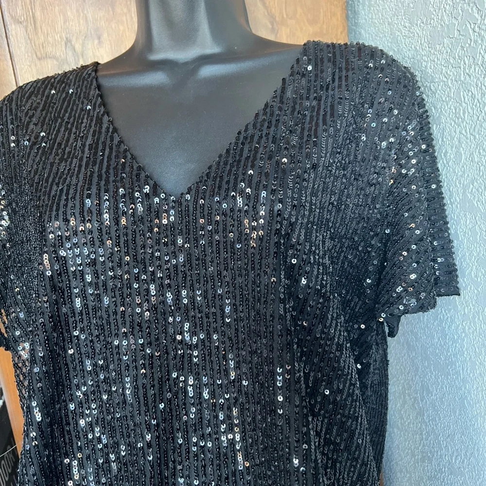 *Sold NWT Loft (Ann Taylor) Black Sequin V-Neck Top Flutter Sleeve M MSRP $64.50 - Picture 5 of 9